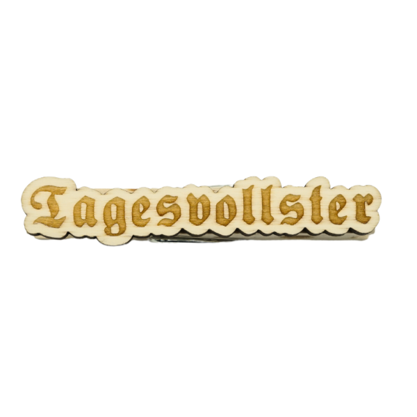 Freche Sprüche auf Holzklammern: Perfekte Trachtenaccessoires